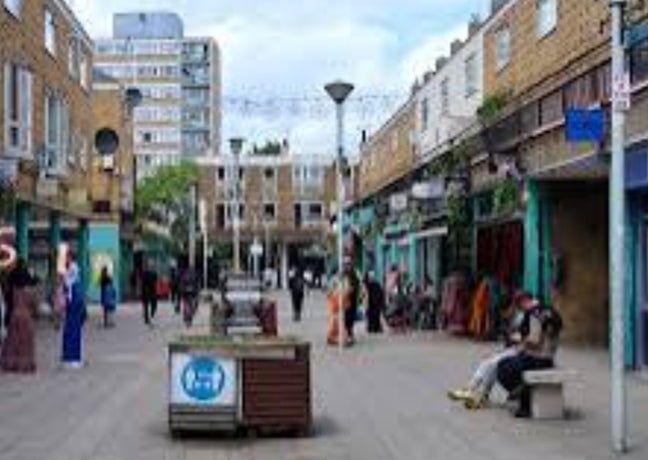 Canary Wharf Large Double E14 Main Photo