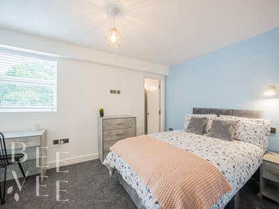 The Studio Close to IKEA - High Street PE2 Main Photo