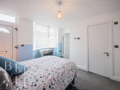 The Studio Close to IKEA - High Street PE2 Main Photo
