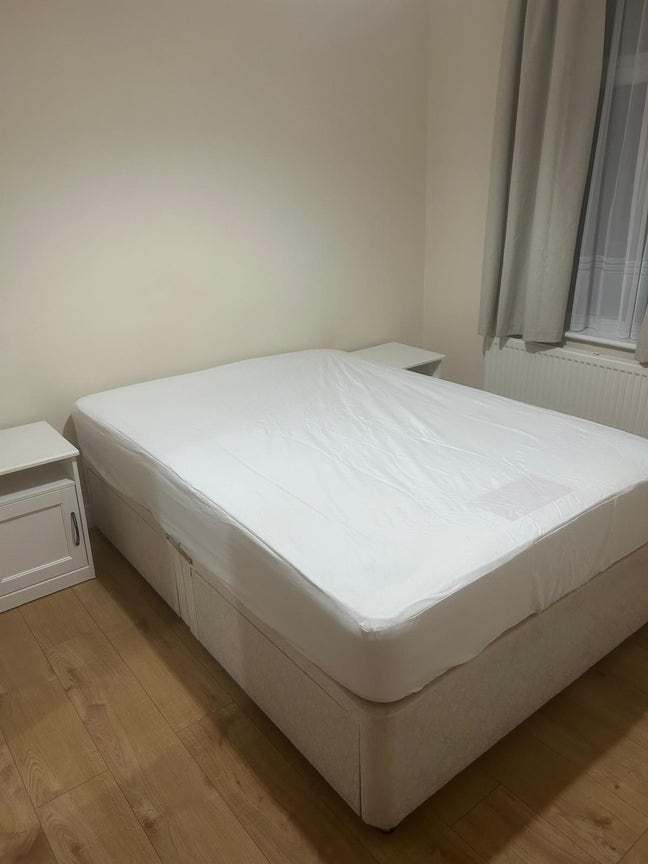 Double room for single person in Woodgreen Main Photo