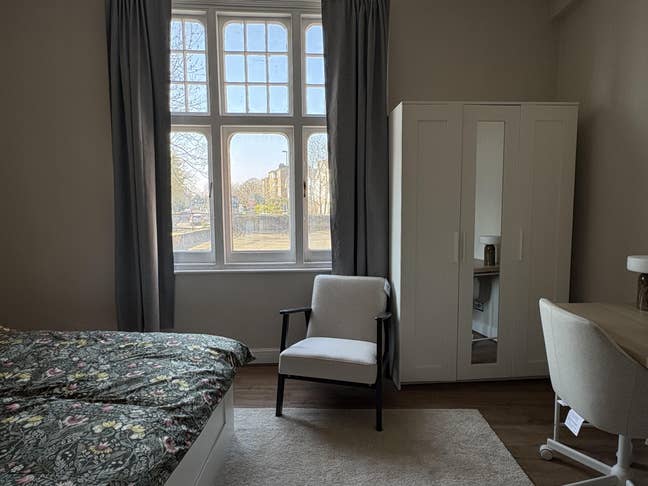 Luxury En-Suite Room | 2 Mins to Station Main Photo