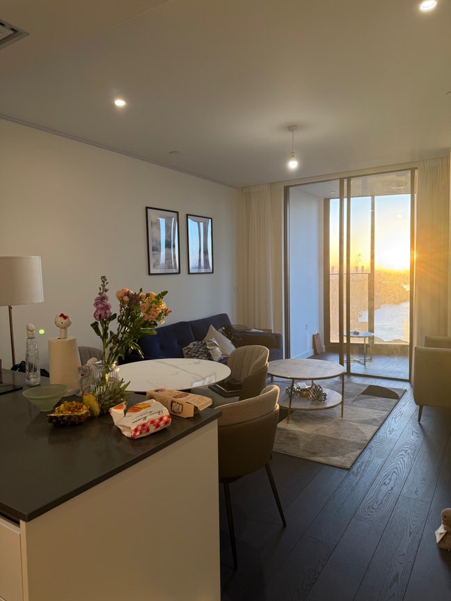 Luxury Apartment in London – Short Let Available Main Photo