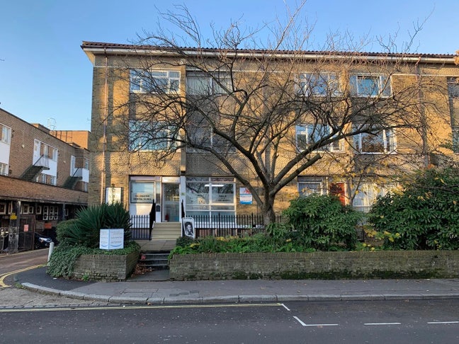 Room to rent in spacious Bayswater flat Main Photo