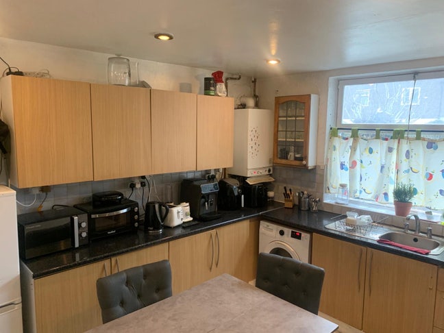 Spacious Double Room in Bermondsey - Clean & Quiet Main Photo