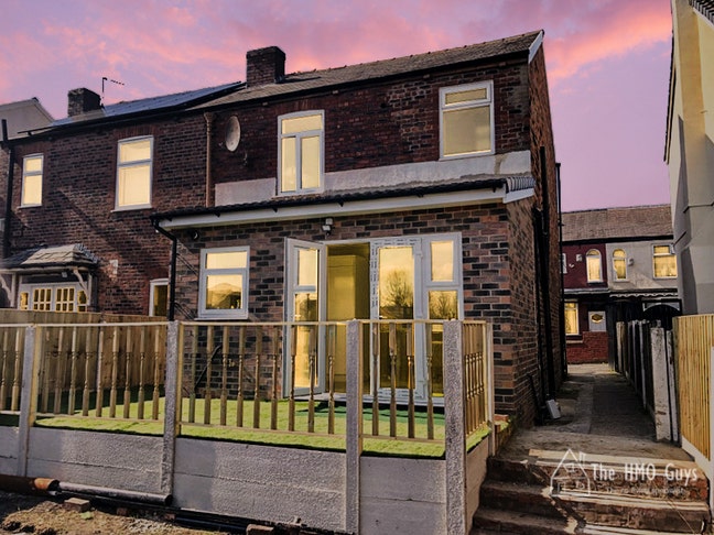 Beautiful Home with Garden. Main Photo