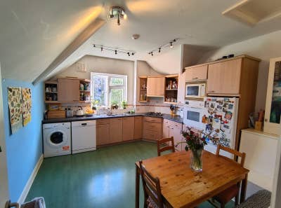 2 bed top floor flat + shared garden 1 year Main Photo