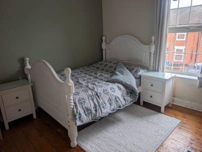 Double room in calm house Main Photo