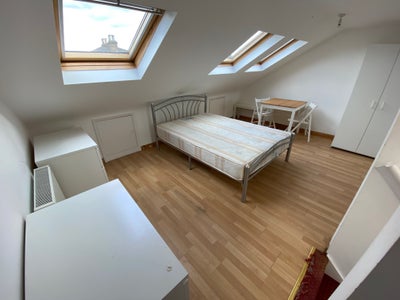 Large Loft Studio-Quiet Flat in West London Main Photo