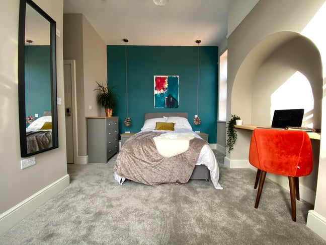 🌳  Double Ensuite, Ashton, Parking Main Photo