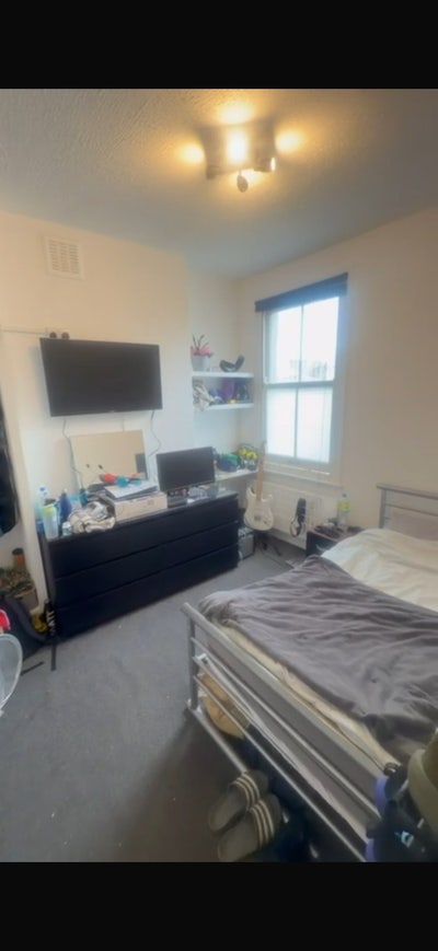 Furnished Double bedroom with bills included Main Photo