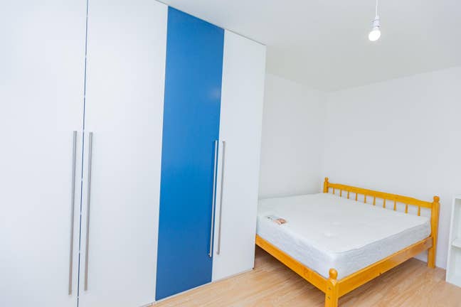 Double room | Surrey Quays | &pound;1075 Main Photo