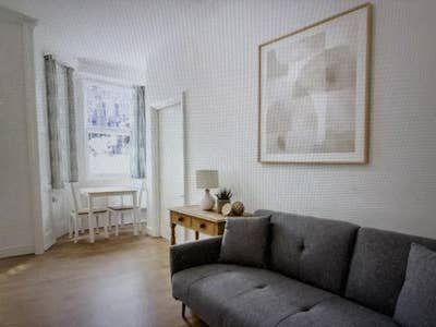 Own Entrance Ground 1 Bed Flat Very Near Tube Shop Main Photo