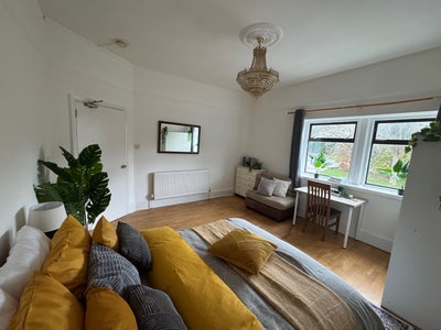 Limited Offer - Huge Double Rooms in Eltham Main Photo