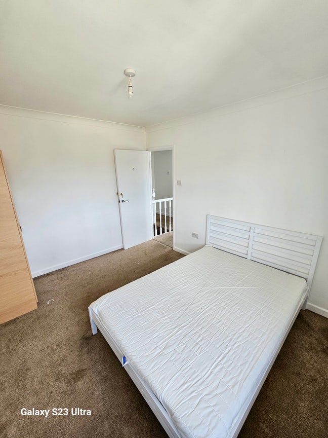 Lovely room with terrace in Maryland Main Photo