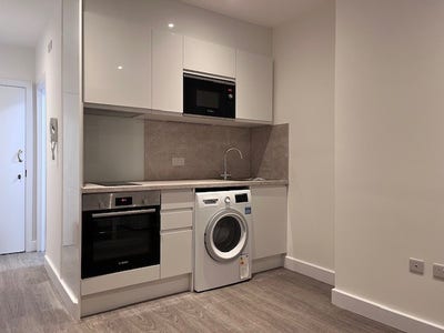 Brand Newly Refurbished Studio Inclusive Of Bills Main Photo