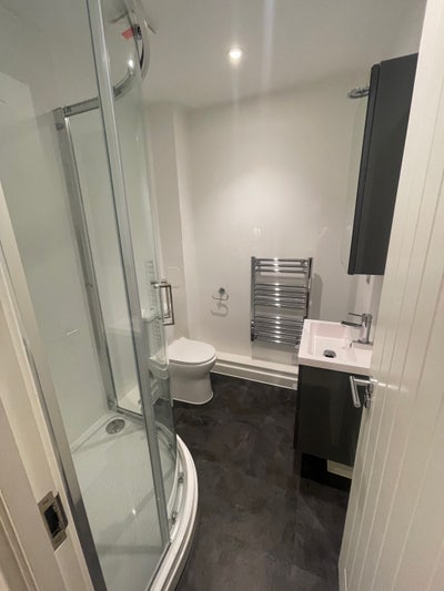 Modern Studio Flat - Newbury Centre Main Photo