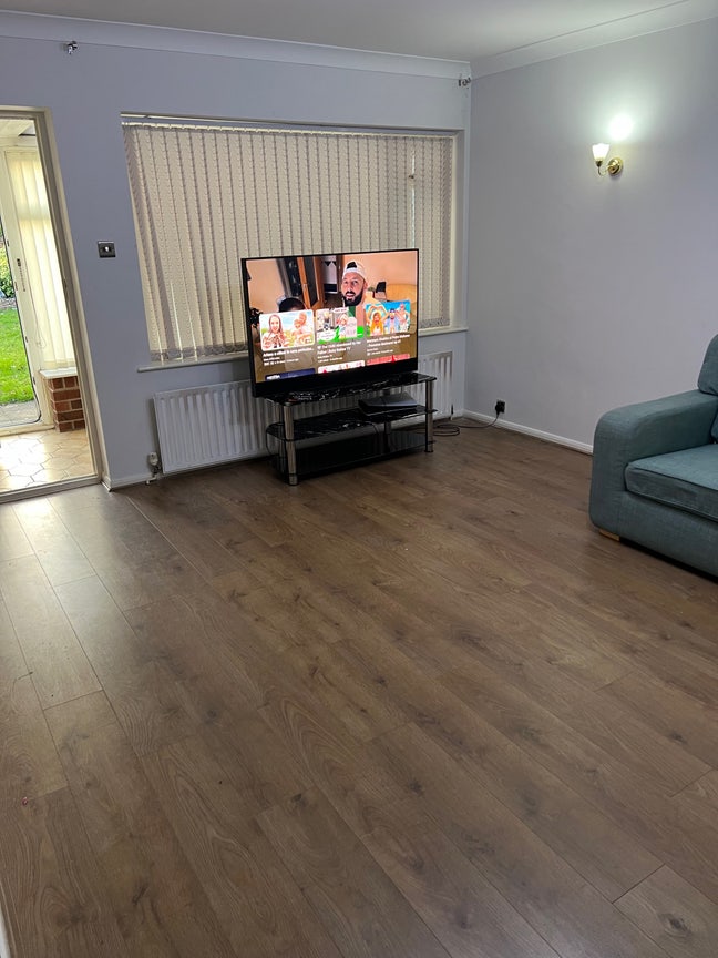 Fully furnished 3 BHK bungalow to rent Main Photo