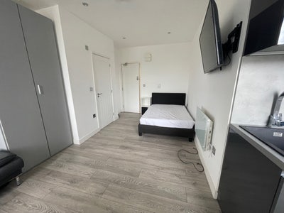 Spacious Studio Flat - Newbury Centre Main Photo