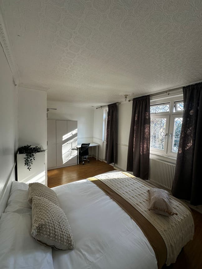 1 double room in Canary Wharf now  Main Photo