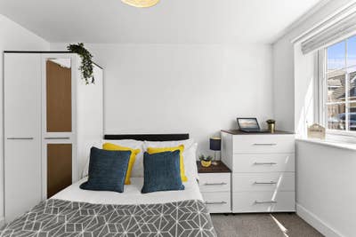 Comfy Ensuite Room in Leaf Avenue PE7 Main Photo