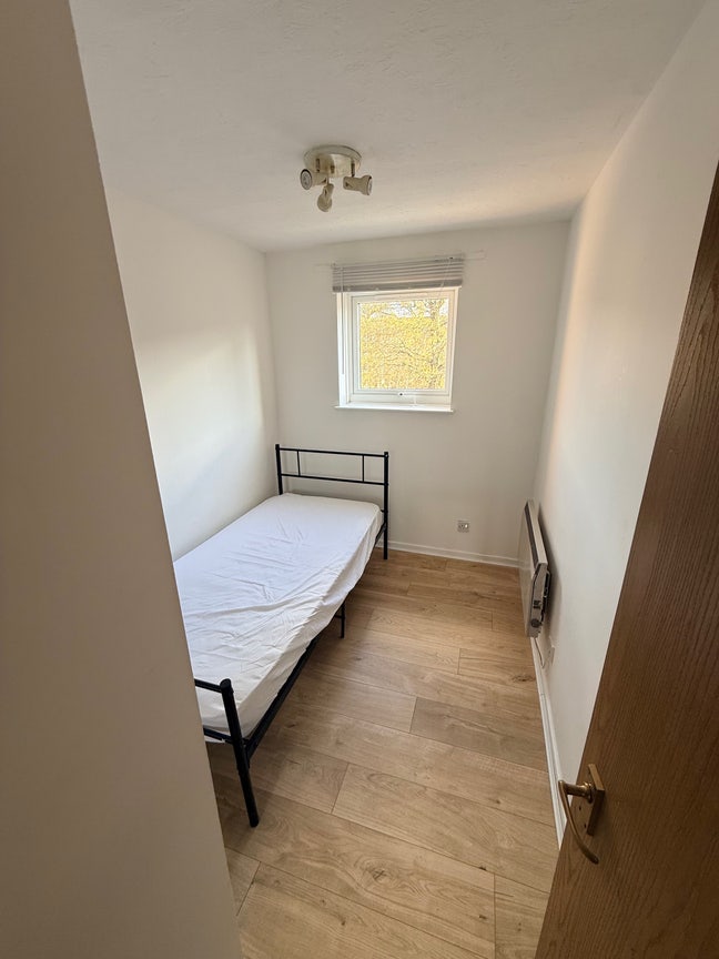 Lovely Shared 3 Bedroom Apt - Isle of Dogs All Bil Main Photo