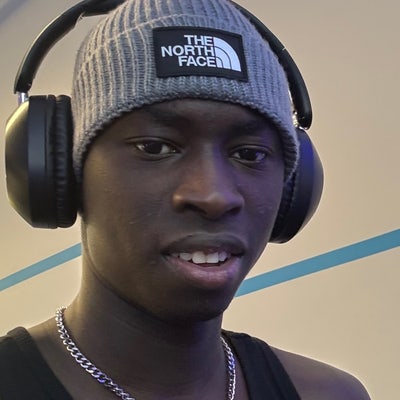 Looking for 2 beds Main Photo