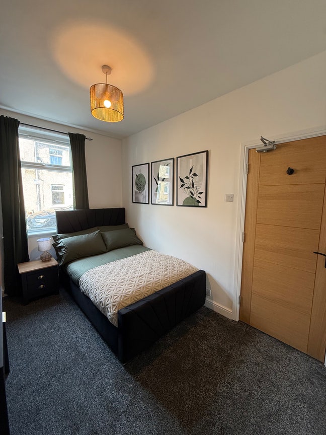 Hotel Standard Ensuite Room - Available Now Main Photo