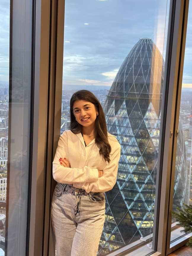 Female seeks an ENSUITE  Main Photo