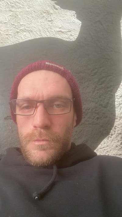 33 year old Male seeks a single or double room Main Photo