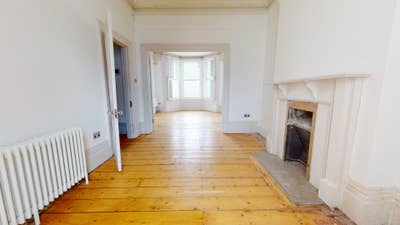 **:house_with_garden: 4-Bed House in Brighton (BN2 Main Photo