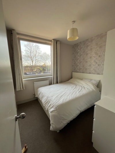 Double room inc bills, Wi-Fi & parking.  Main Photo