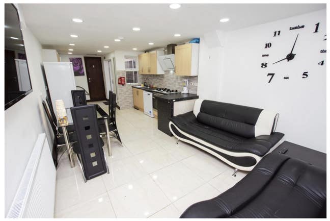 Clean and Quiet Ensuite Rooms in 6 Bed House Main Photo