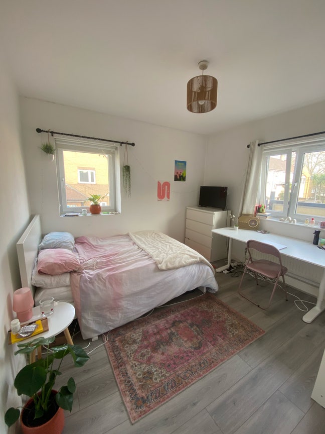 Large double room in Bethnal Green/Stepney Main Photo
