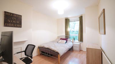 Huge Room + Garden – nr Canary Wharf 🌿🏙️ Main Photo