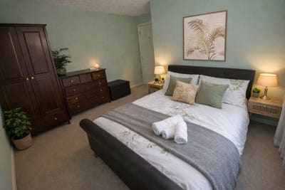 Double Room + Private Bathroom – Quiet Home &pound;575 Main Photo