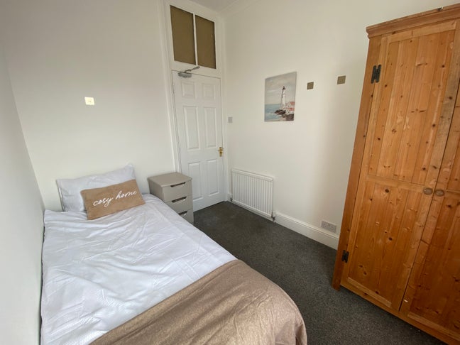 Town centre single room  Main Photo
