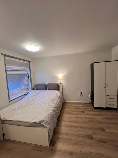 Double room near city center Main Photo