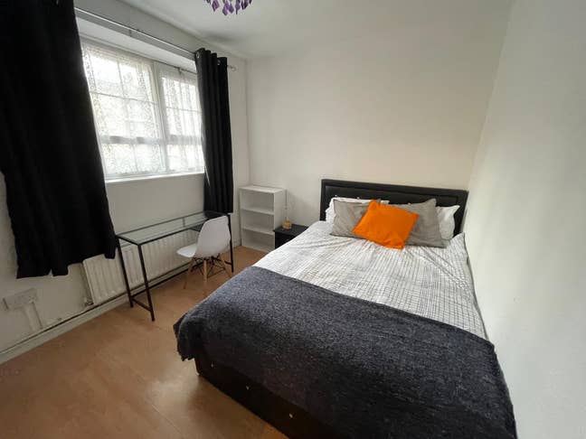 📍 Large Double Room E1 | Move in April Main Photo