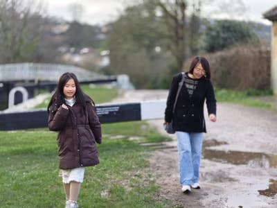 Couple seeks double room Main Photo