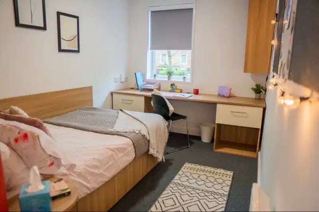 Immediate tenancy takeover needed  Main Photo