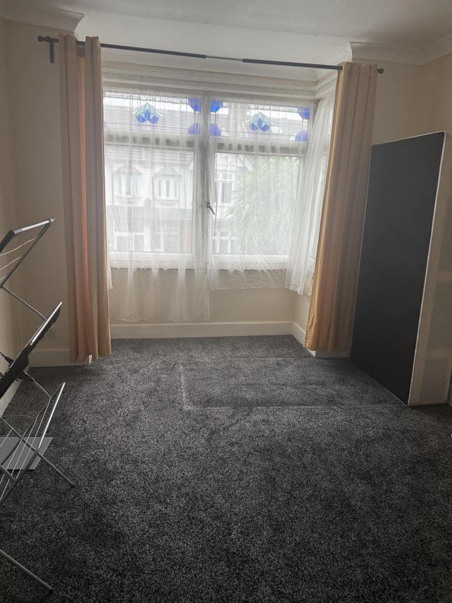 Double room in mitcham  Main Photo