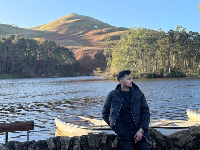 I am a proffessional seeking single or double room Main Photo