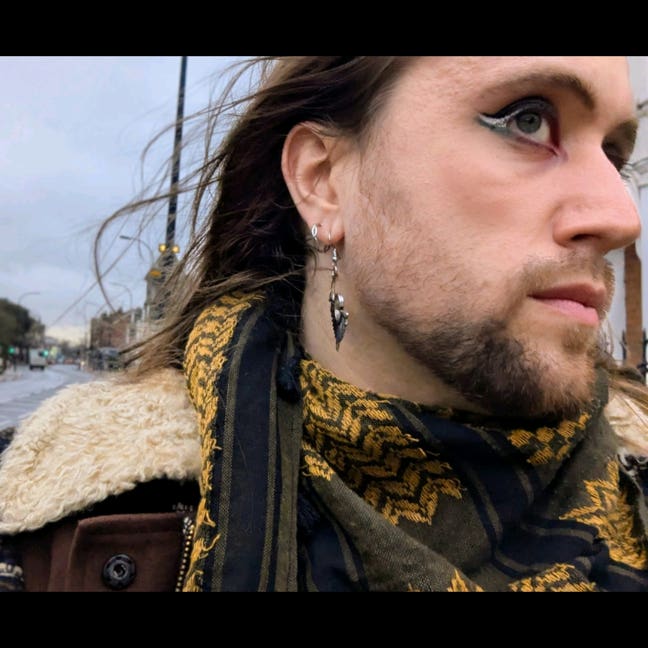 30yo ND NonBinary Fundraising Officer  Main Photo