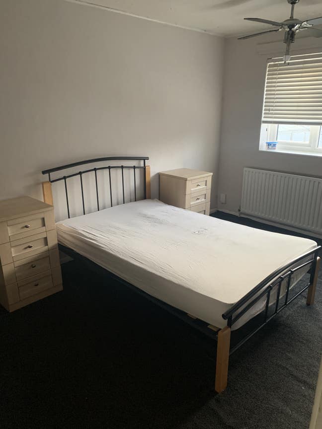  Large  Double  Room (Female preferred) Main Photo