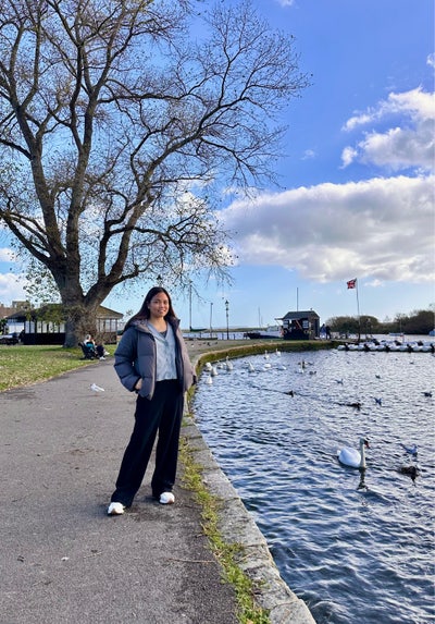 Hi, I’m looking for a female flatmate to bu... Main Photo