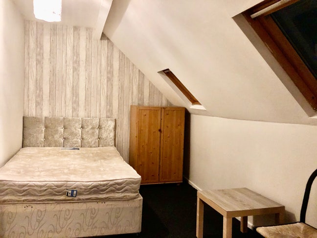 From &pound;330 PCM. 5 Min Walk to Town. All Bills Inc. Main Photo