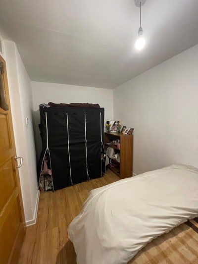 Room for Rent  Main Photo