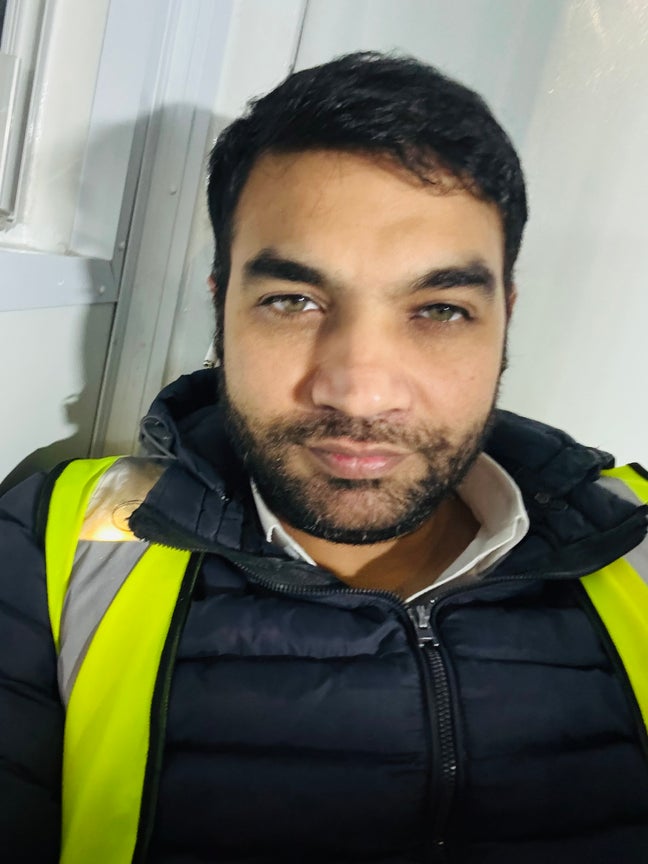 Professional Male seeks a single or double room Main Photo