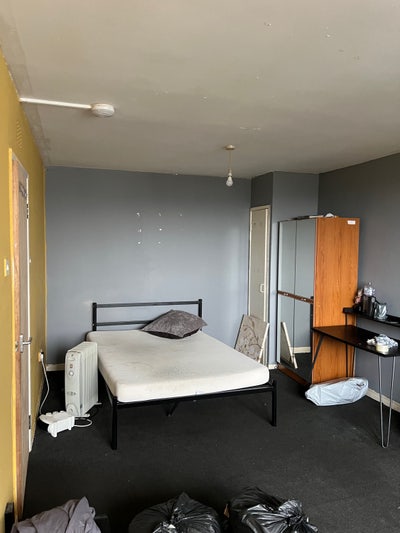 Studio flat for rent Main Photo