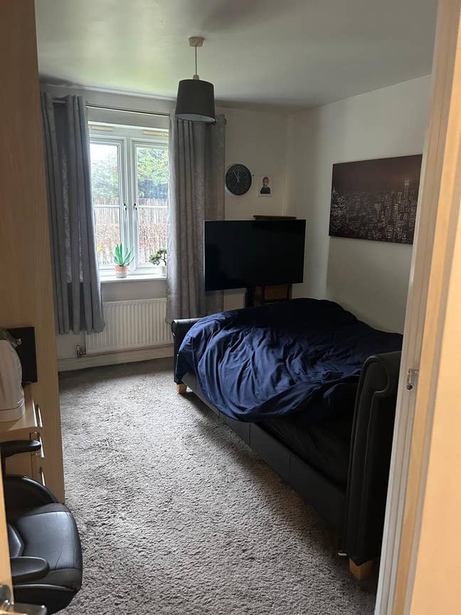 Double room with en-suite & parking space Main Photo
